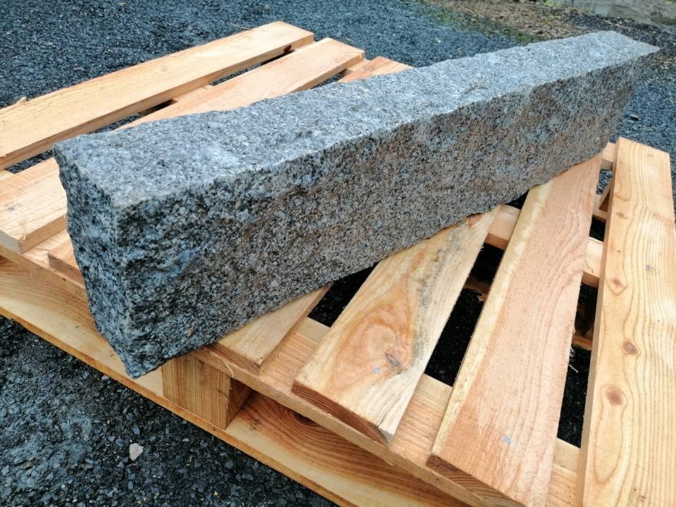 Liepsnojančio granito lauko klotuvai